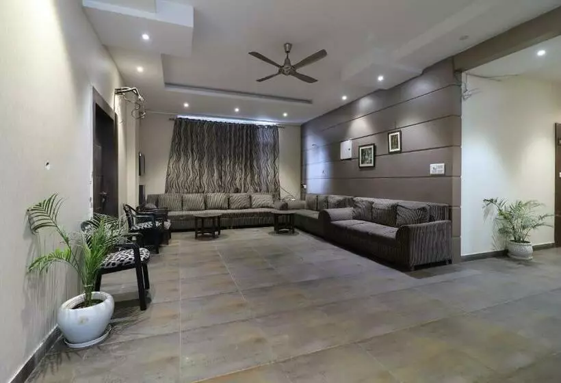 Hotelli Capital O 86194  Parichay