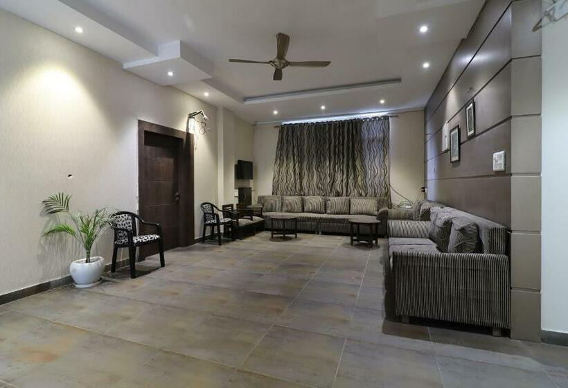 酒店 Capital O 86194 Parichay