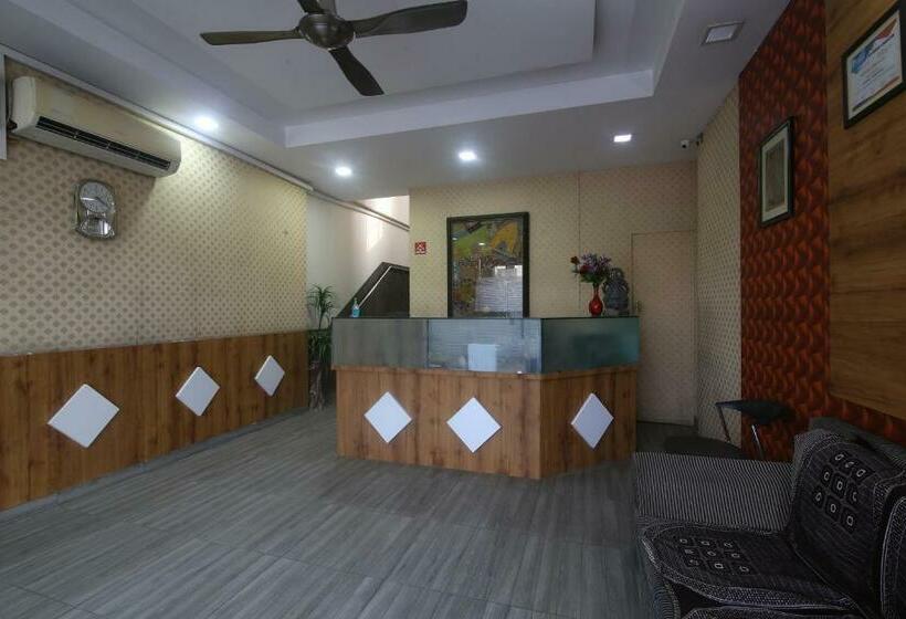 酒店 Capital O 86194 Parichay