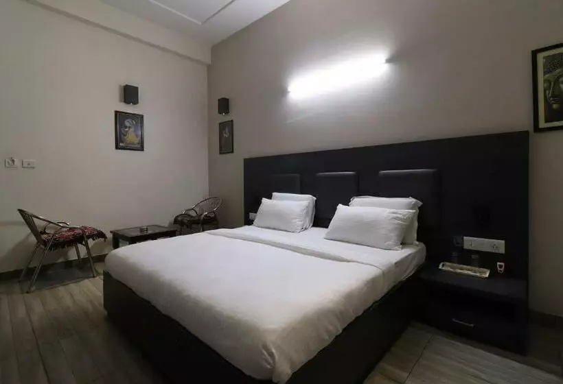 Hotelli Capital O 86194  Parichay