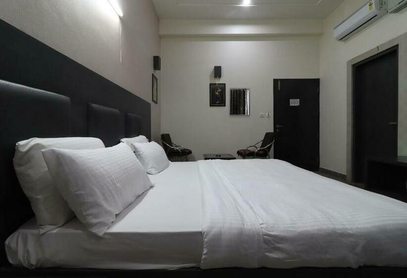 酒店 Capital O 86194 Parichay