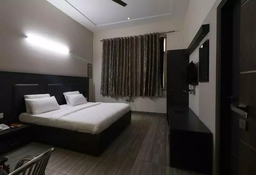 Hotelli Capital O 86194  Parichay