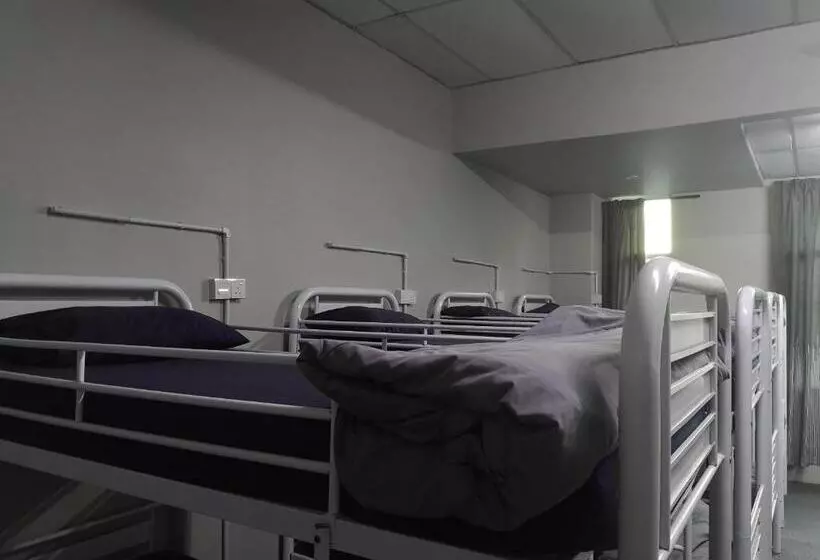 ホテル Spot On 90449 Bed Station Guest House Dormitory