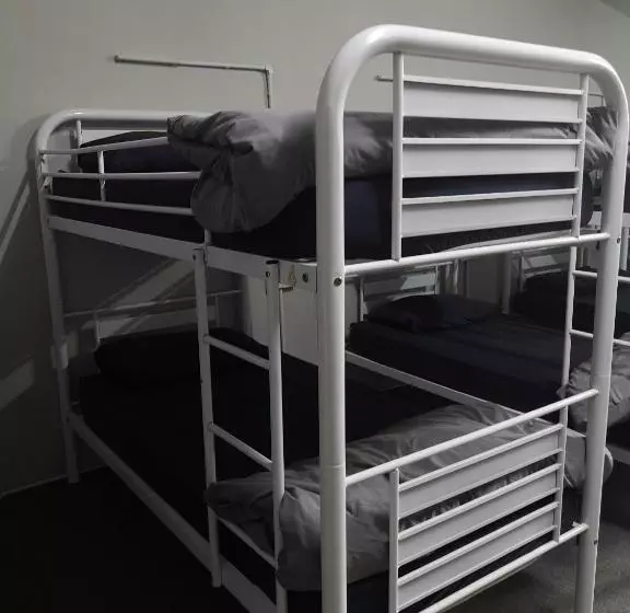ホテル Spot On 90449 Bed Station Guest House Dormitory