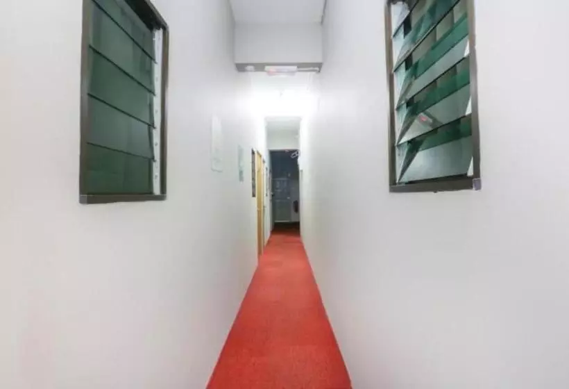 ホテル Spot On 90449 Bed Station Guest House Dormitory