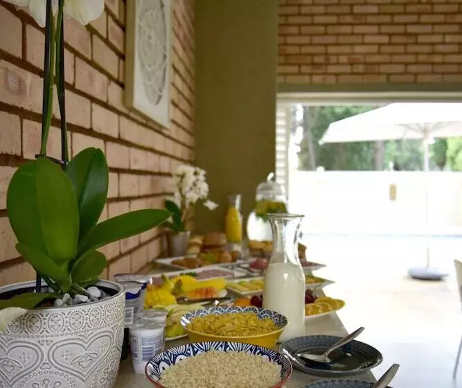Majatalo Five O  Clock Zen Boutique Guest House