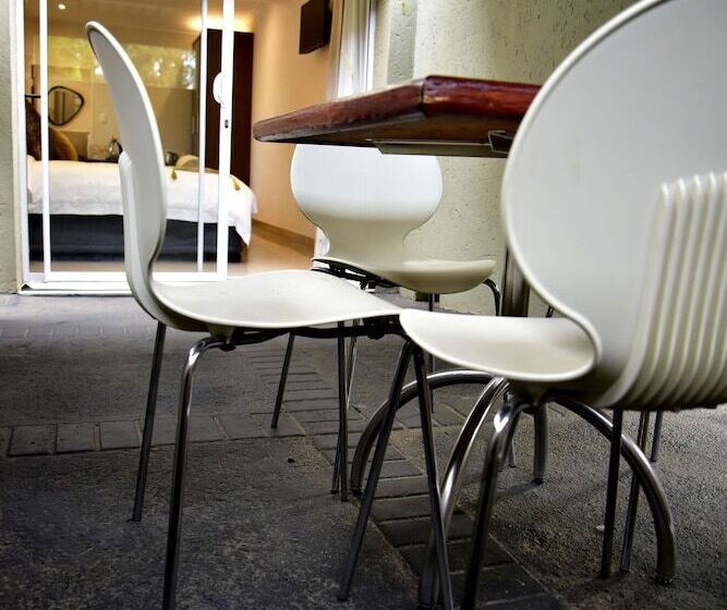 پانسیون Five O Clock Zen Boutique Guest House