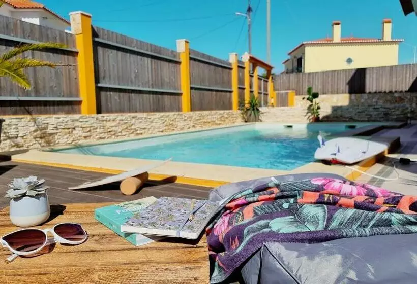 ペンション Tika Surf Camp Ericeira