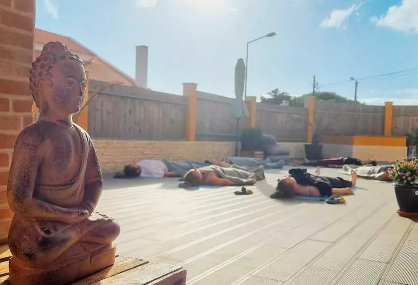 ペンション Tika Surf Camp Ericeira