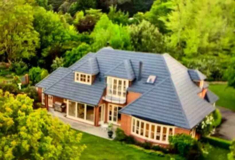 Pin Oaks Luxury Bed & Breakfast
