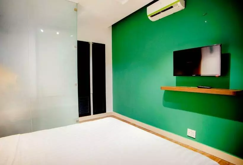 Lá Hotel Bình Tân