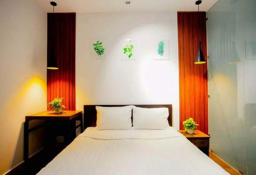 Lá Hotel Bình Tân