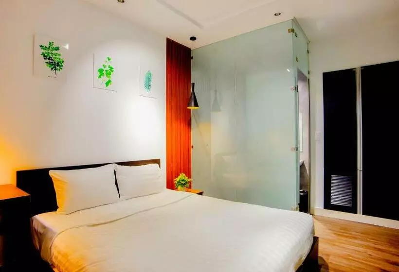 Lá Hotel Bình Tân