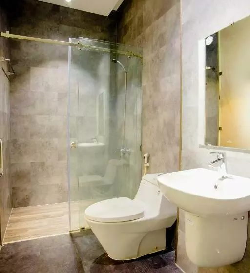 Lá Hotel Bình Tân