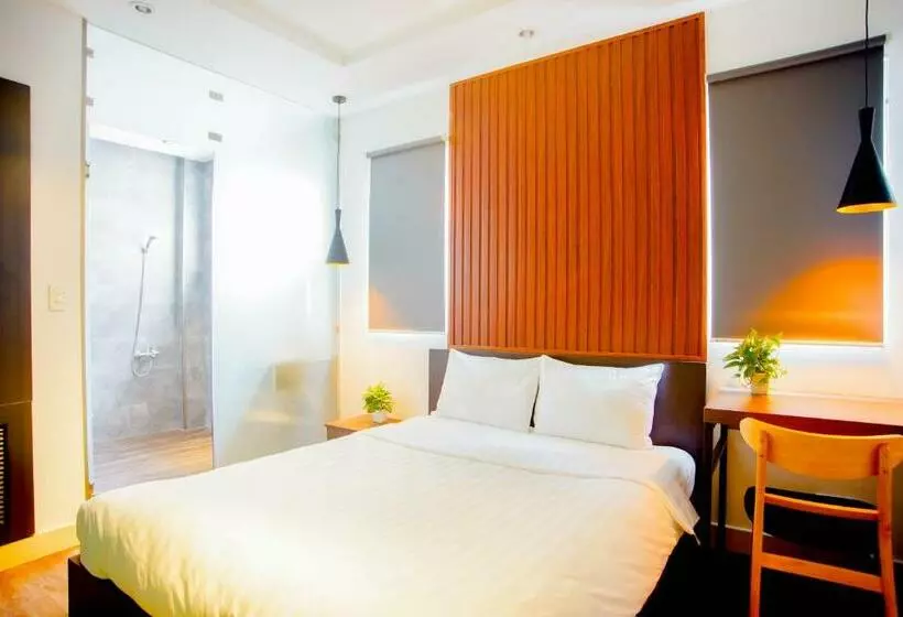 Lá Hotel Bình Tân