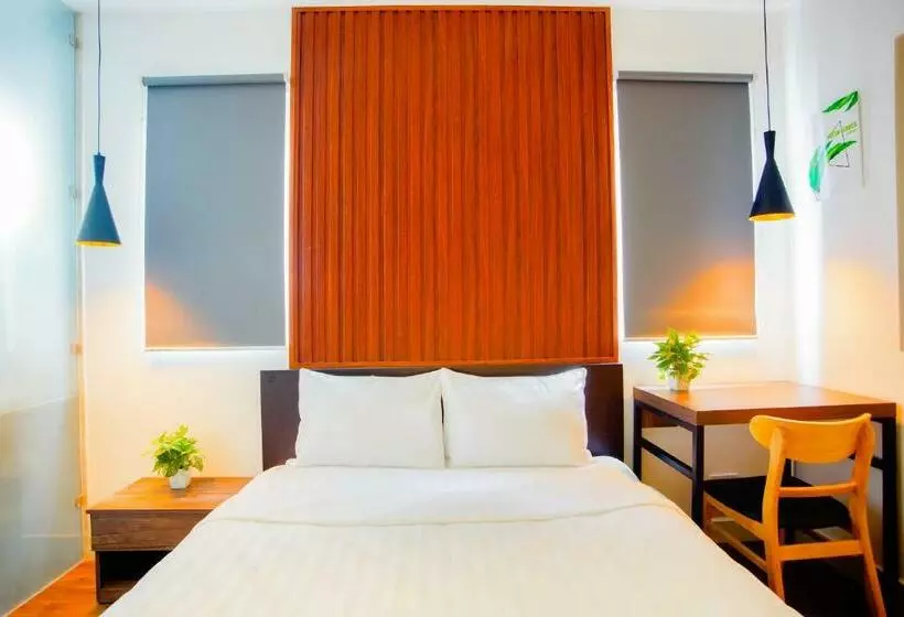 Lá Hotel Bình Tân