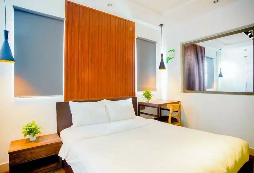 Lá Hotel Bình Tân