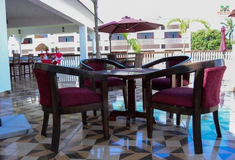 هتل White Peacock Resort Mtwapa