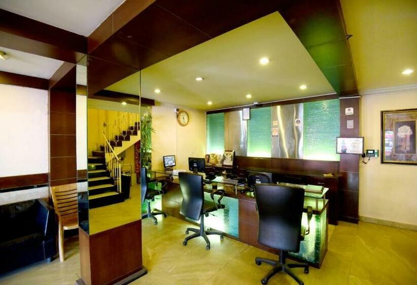 فندق Shastri Paradise