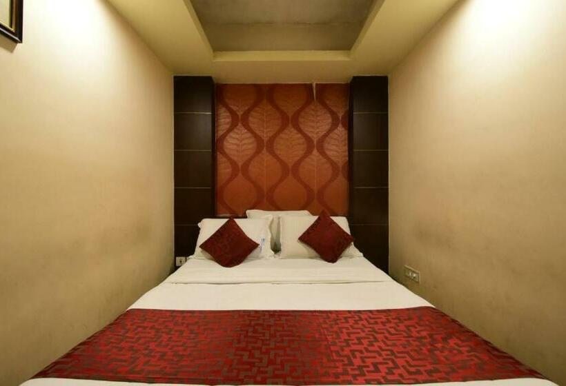 فندق Shastri Paradise