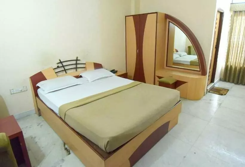 Hotel Shastri Paradise