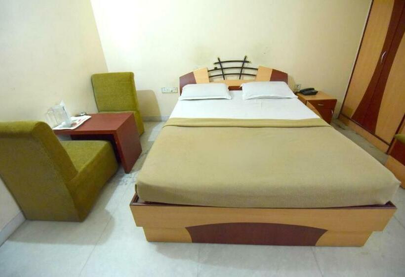 فندق Shastri Paradise