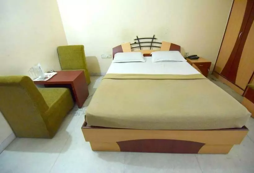 Hotel Shastri Paradise