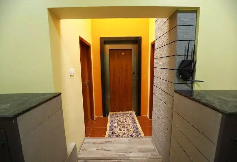 ホテル The Ideal Nest Kumbakonam