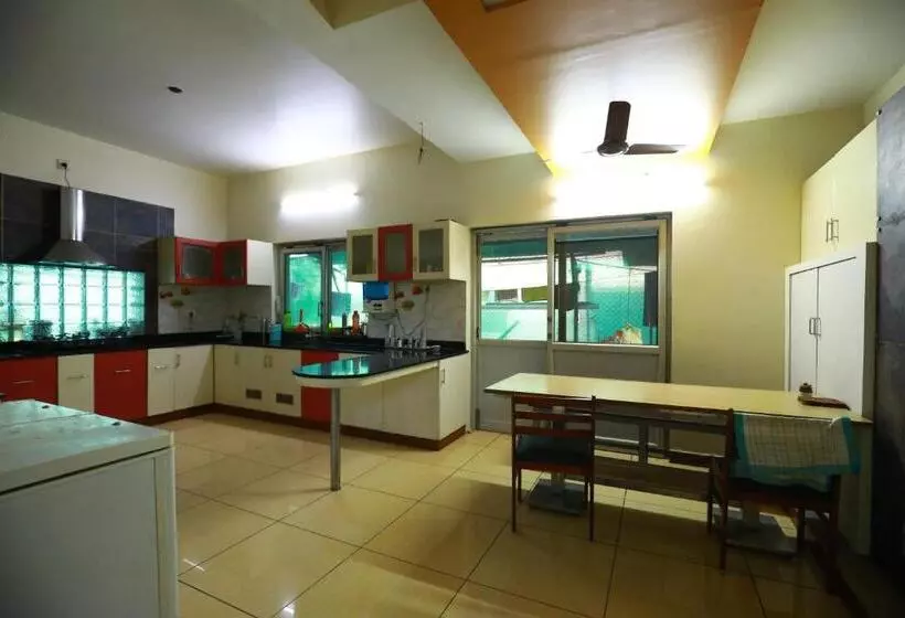 ホテル The Ideal Nest Kumbakonam