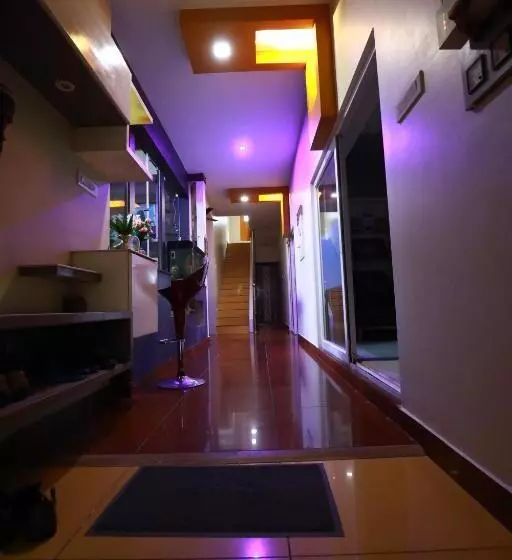 ホテル The Ideal Nest Kumbakonam