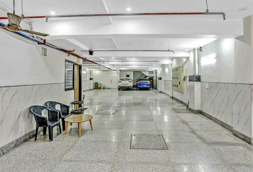 فندق Townhouse 816 The White Grace