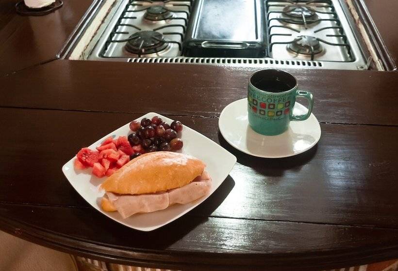 تختخواب و صبحانه Hippie Villa Cancun