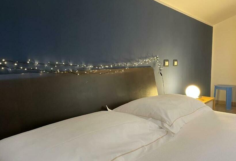 Pensjonat Splendida Camera Familiare Con Lucernario A 500 Mt Dal Mare