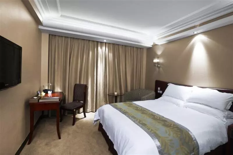 בית מלון כפרי Ambassador