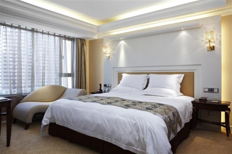 Отель Ambassador