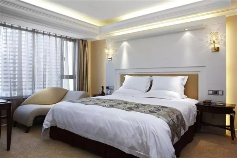 בית מלון כפרי Ambassador