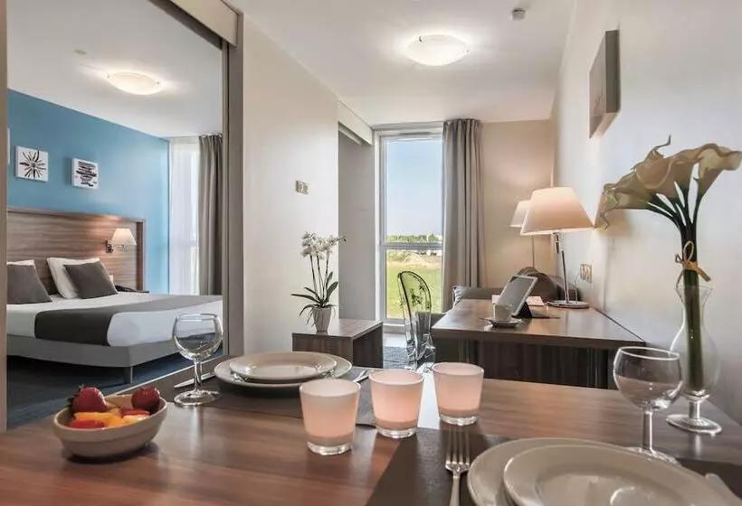 ホテル Appart’city Confort Vannes