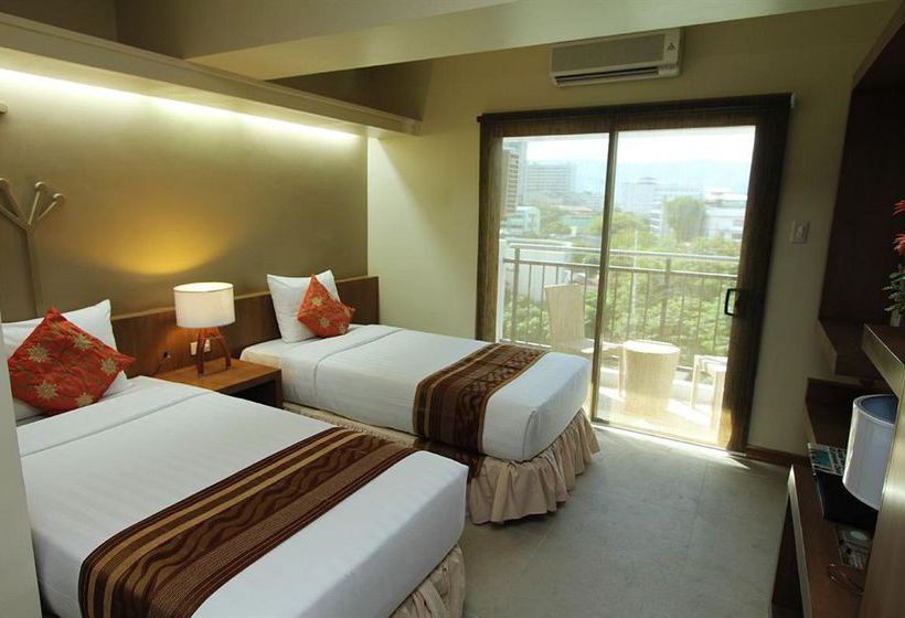 בית מלון כפרי City Suites Ramos Tower