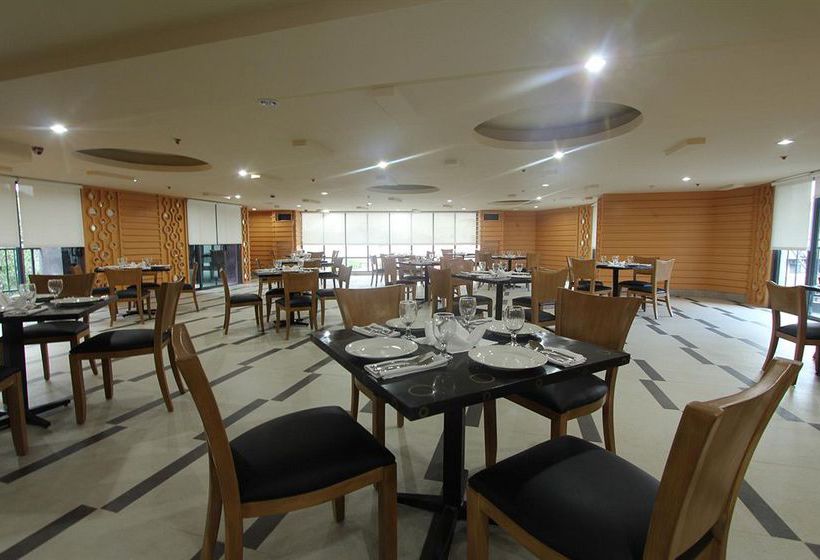 בית מלון כפרי City Suites Ramos Tower