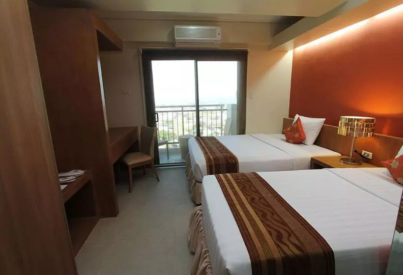 בית מלון כפרי City Suites Ramos Tower