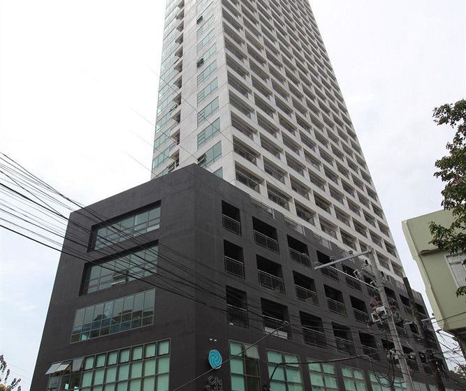 בית מלון כפרי City Suites Ramos Tower