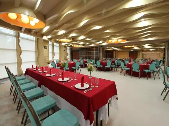 בית מלון כפרי City Suites Ramos Tower