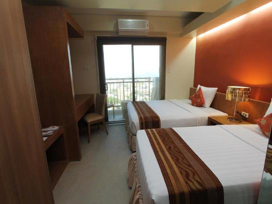 בית מלון כפרי City Suites Ramos Tower