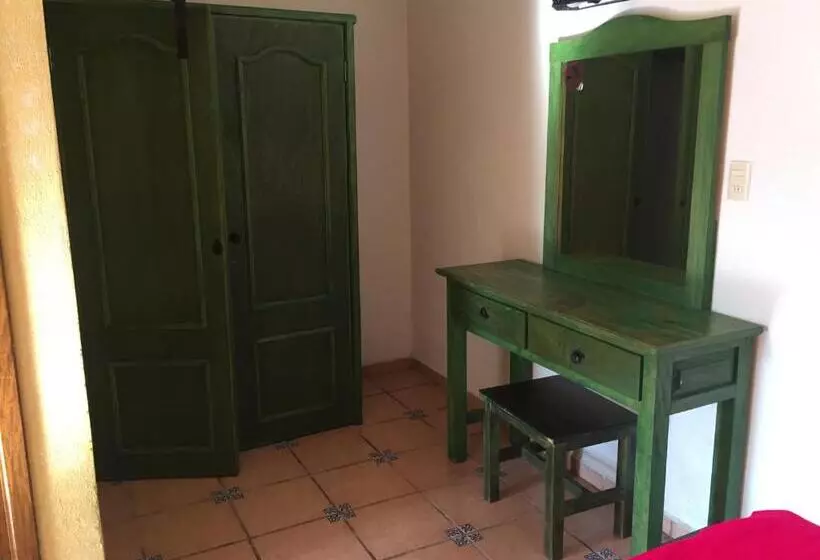 Hotel Montroi Express