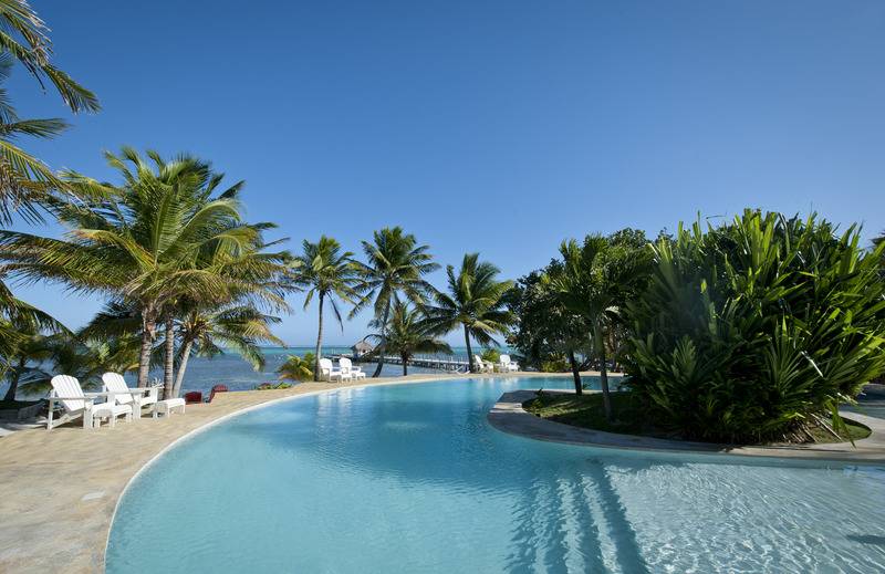 هتل Portofino Beach Resort An Authentic Island Escape!