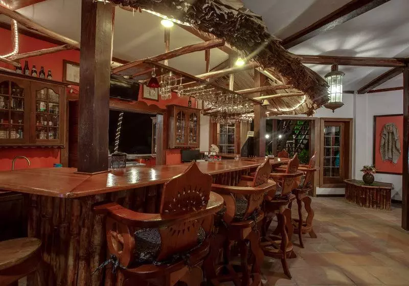 هتل Portofino Beach Resort An Authentic Island Escape!