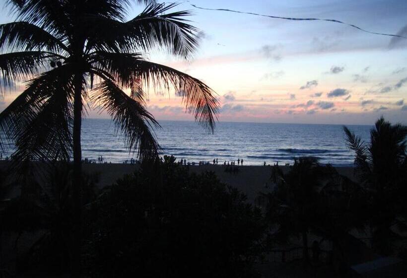 فندق Topaz Beach