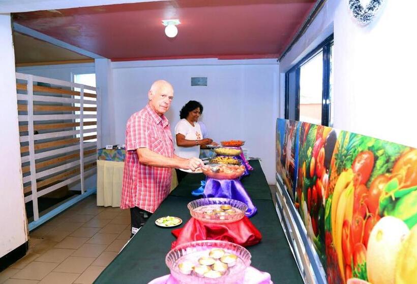 فندق Topaz Beach