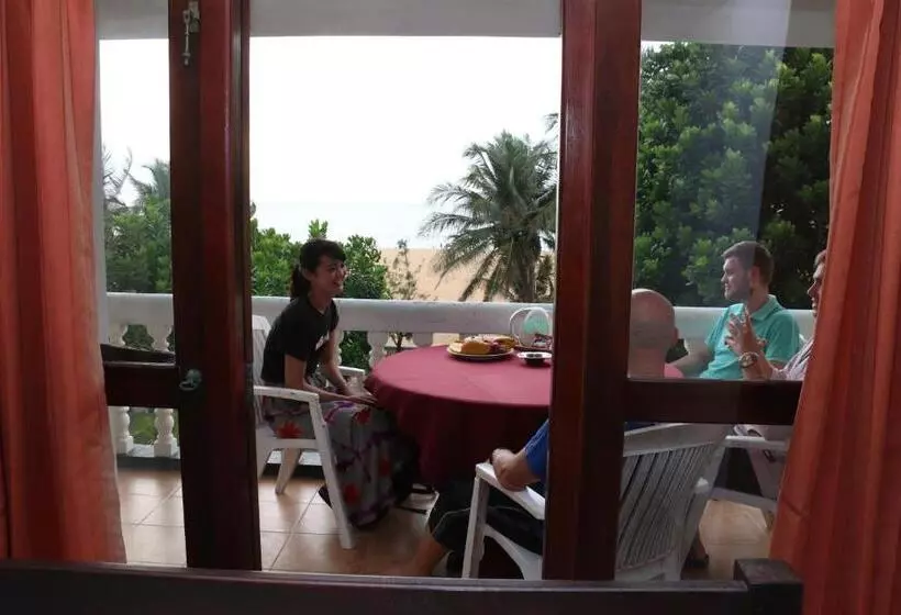 فندق Topaz Beach