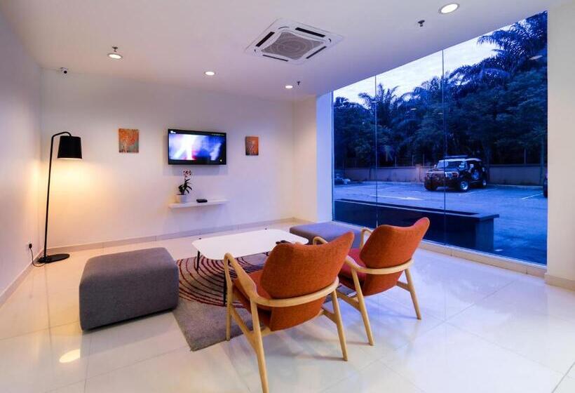 Tune Hotel Klia Aeropolis